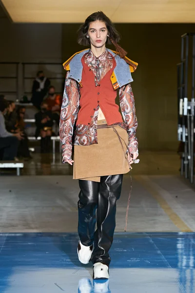 Look 14
